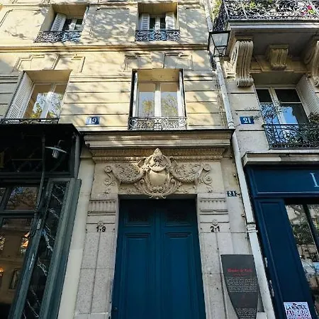 Le D'emilie * Parijs